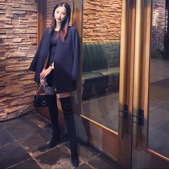 Stuart Weitzman Shoes - Stuart Weitzman Iconic Highland size 8M